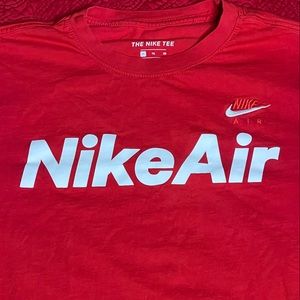 Red Nike Air T-shirt Retro feel
